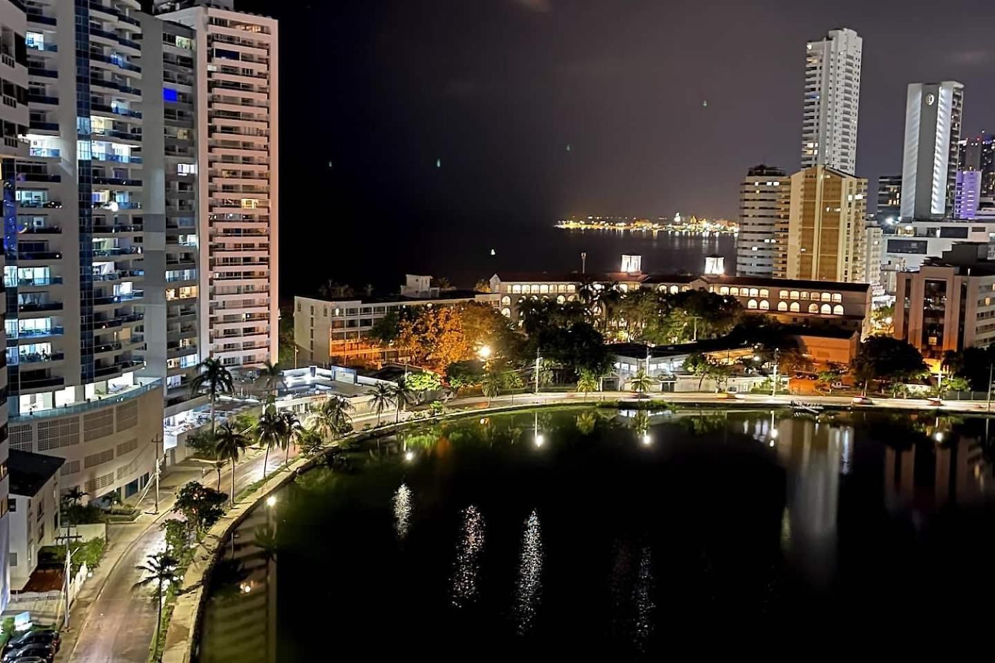 Luxury Frente Al Mar Edificio Marina Del Rey Apartamento *