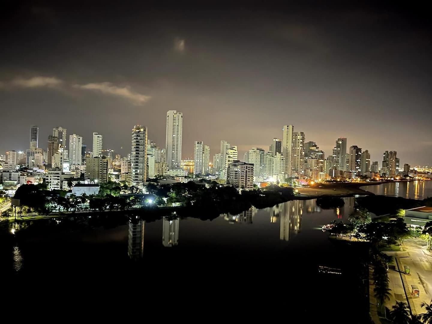 Luxury Frente Al Mar Edificio Marina Del Rey *